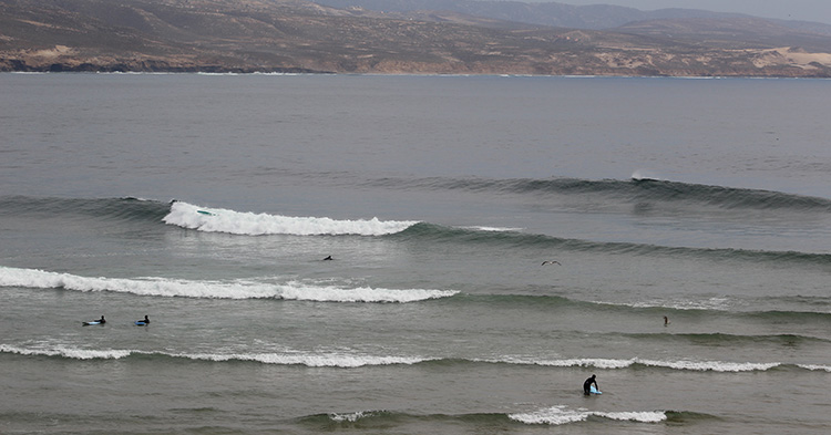 Foto von der berühmten Welle in der Bucht von Imsouane, Marokko, perfekt für Surfer aller Levels