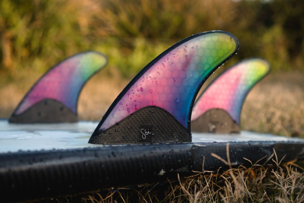 The thruster or tri-fins surf board