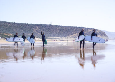 Aventura de Surf en Desert Point – Azul Guesthouse Surf Camp en Marruecos